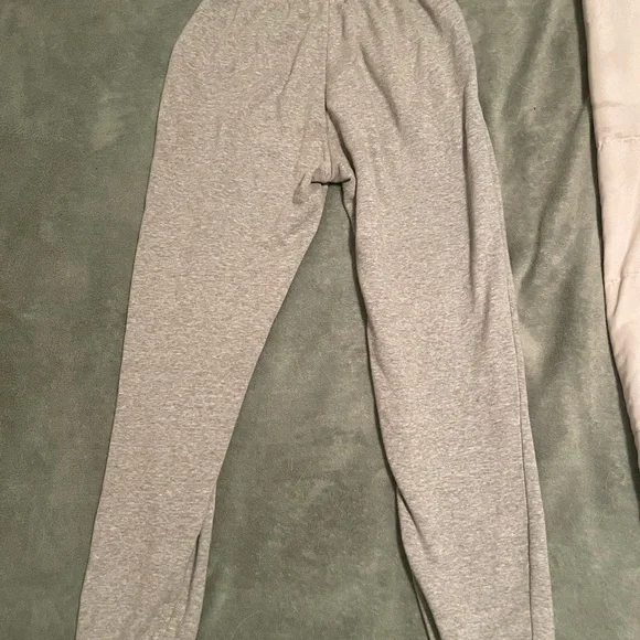 Nike joggers - Picture 2 of 2